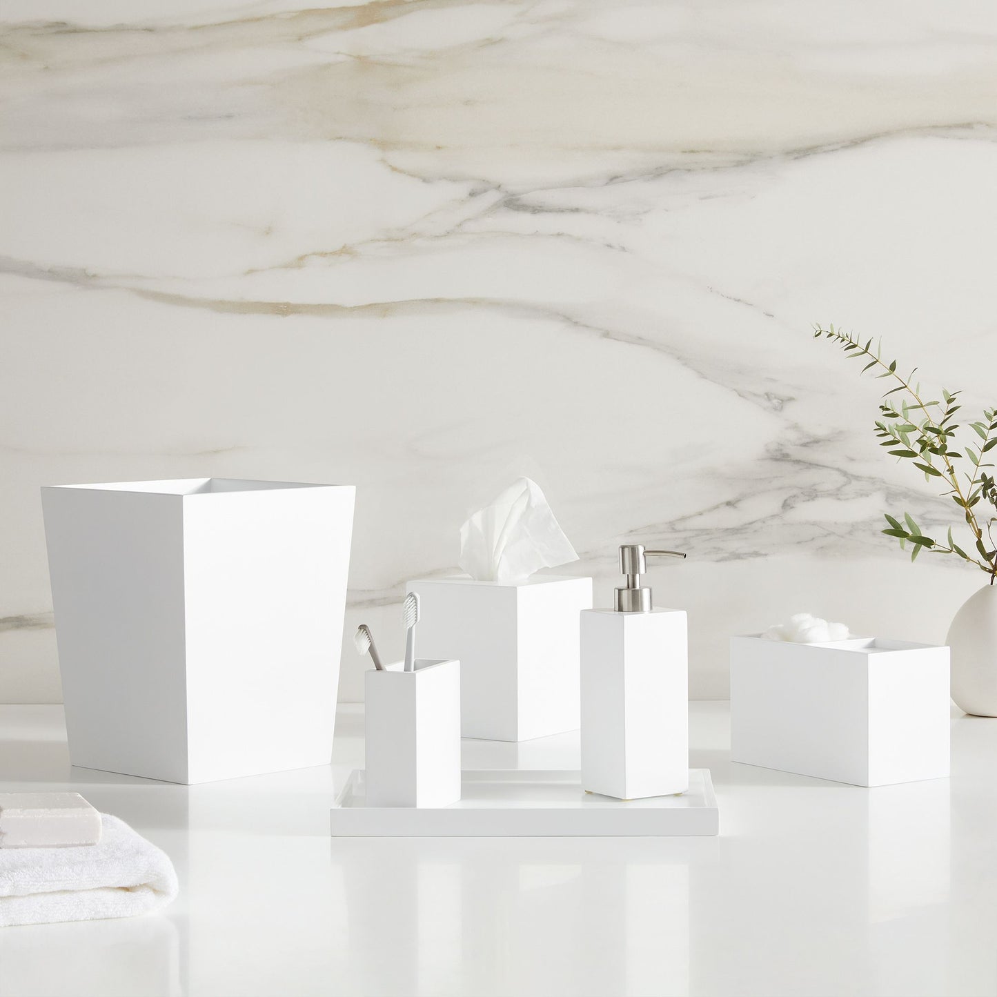 Lacquer Bath Accessories